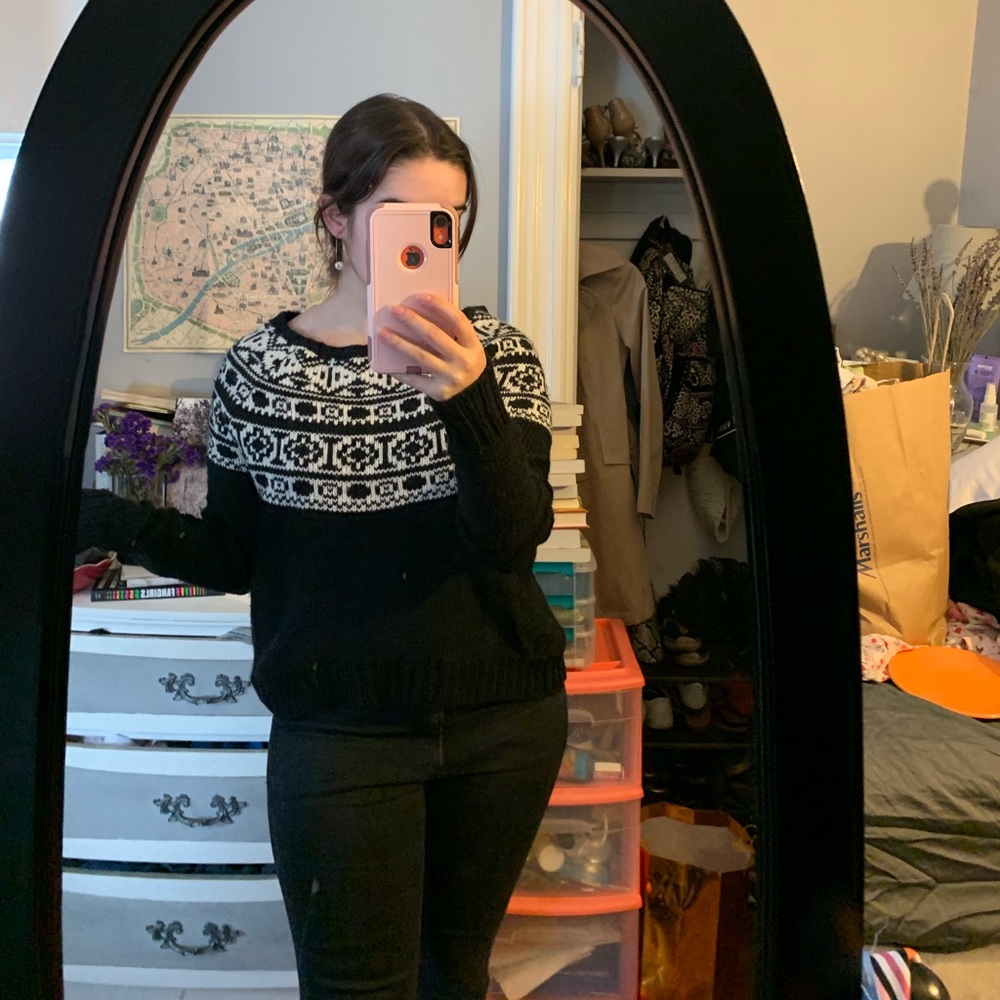 Cozy American Eagle sweater!